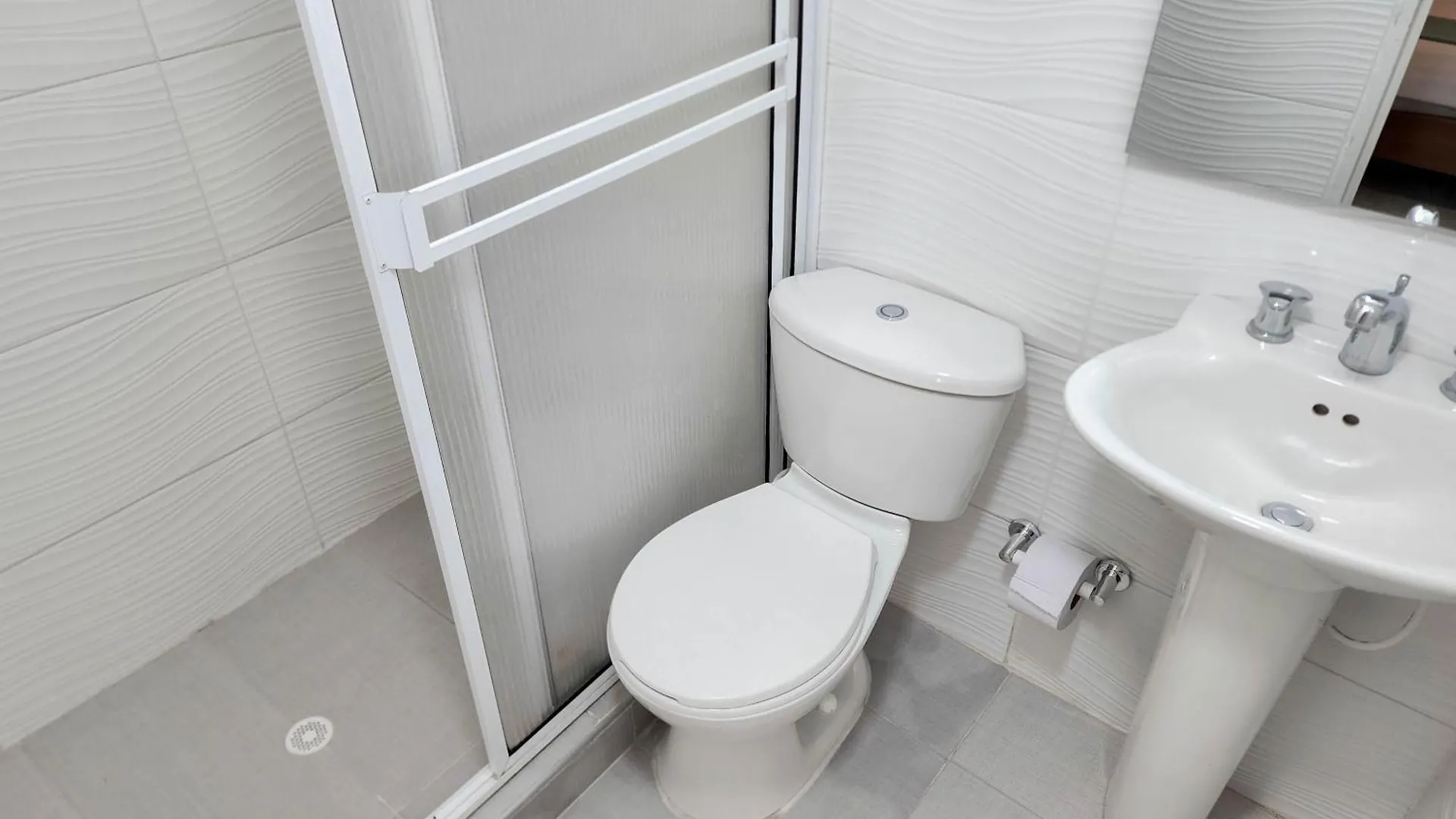 Apartamentos internacional Rodadero con piscina - Bedviajes Santa Marta